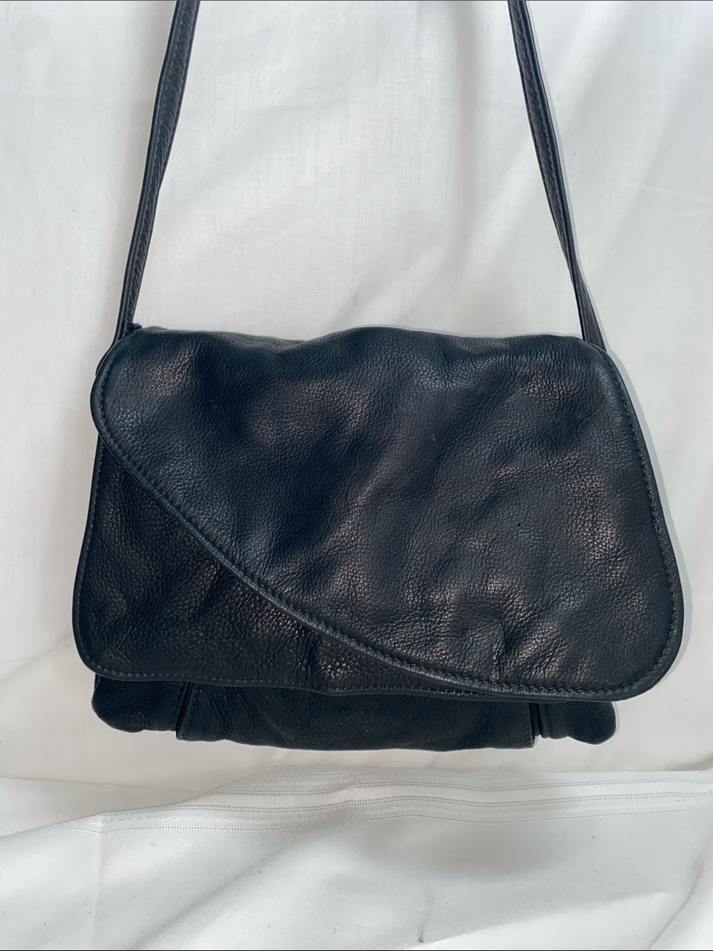 Victoria Leather Co Sleek Black Leather Shoulder Crossbody Bag with Curved Flap